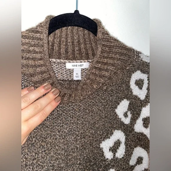 Cute & Unique Pattered Brown & Cream Nine West Turtleneck size Women’s XL - Picture 3 of 7